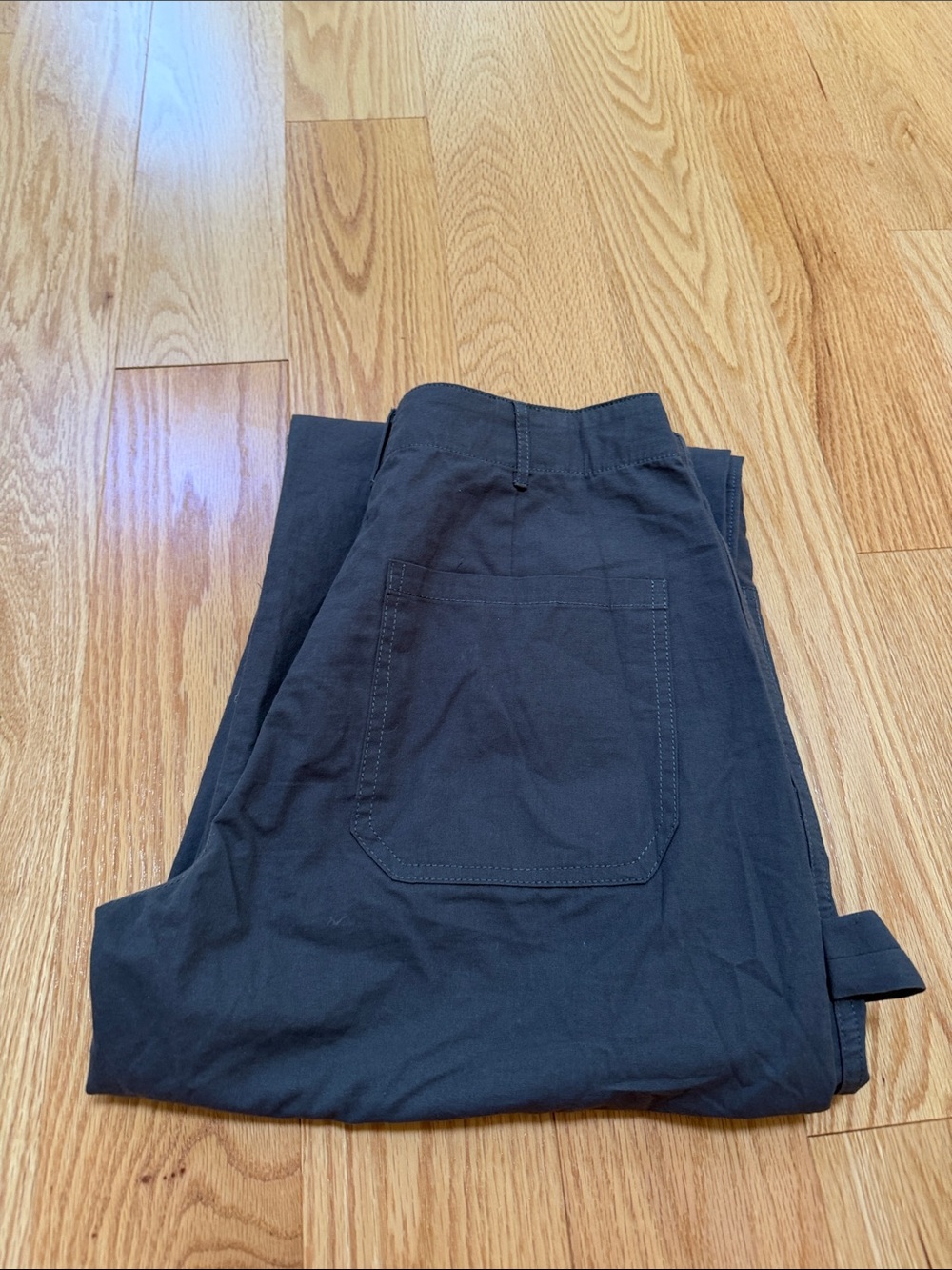 White fox charcoal gray small cargo pants. - Picture 9 of 9